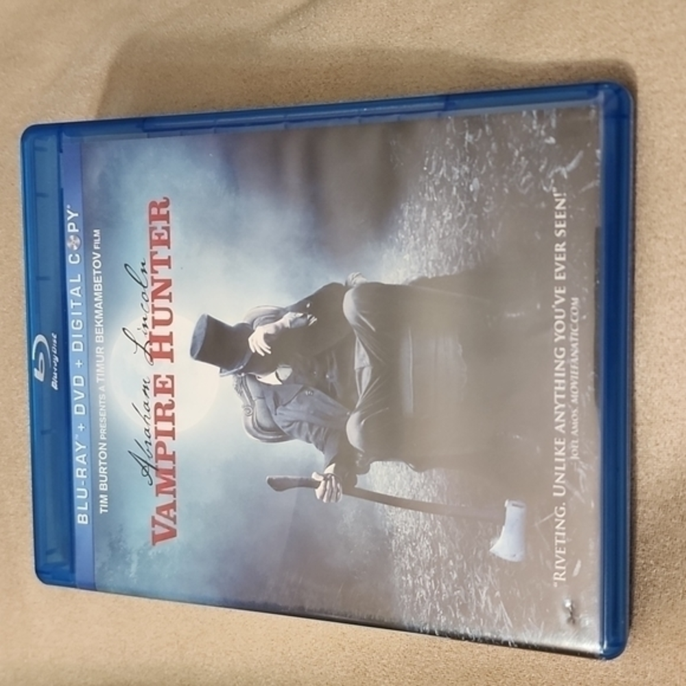 Abraham Lincoln Vampireโ Hunter Blu-ray Disc